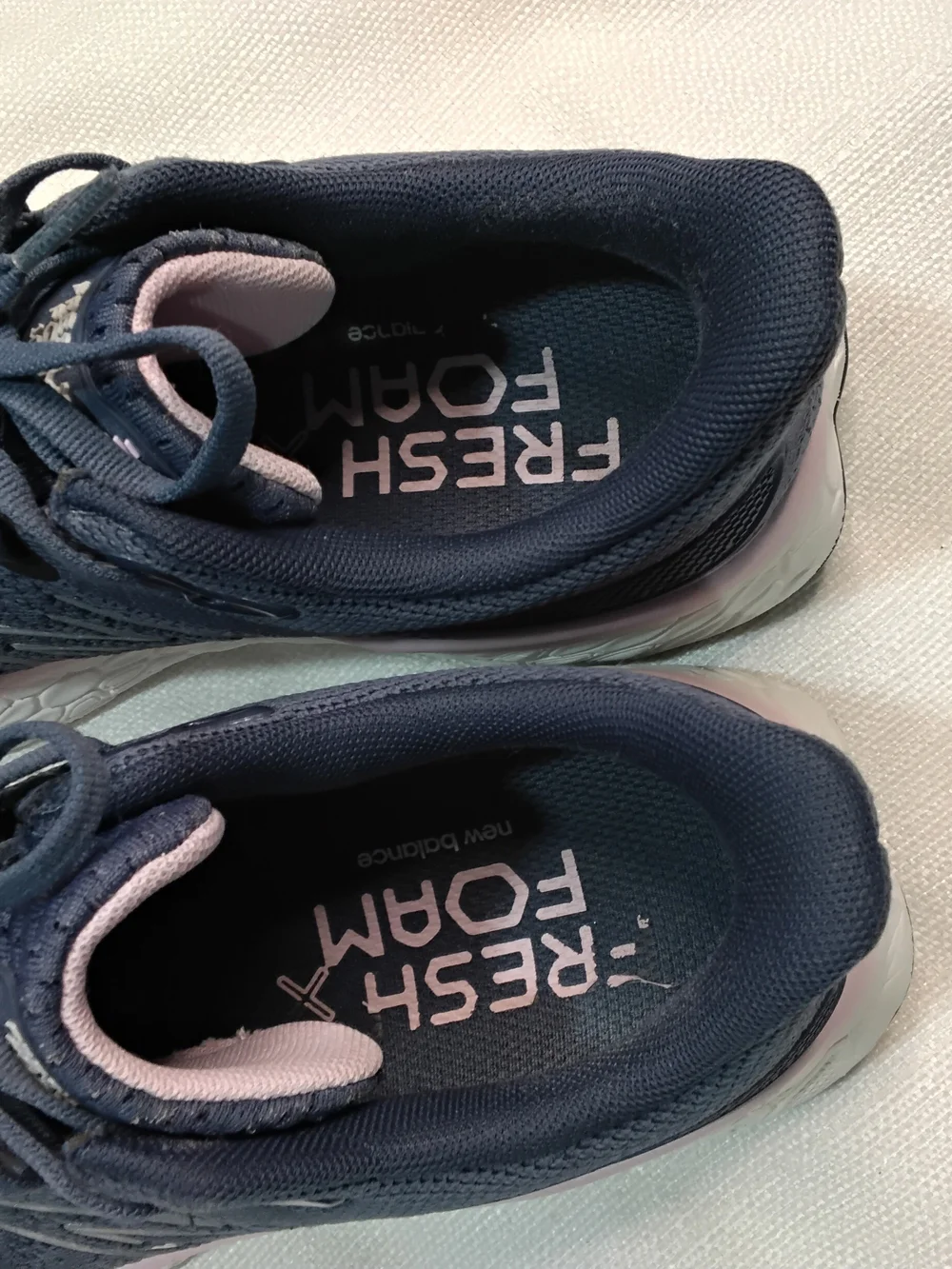 New Balance 1080 V12 Women's Navy Running Sneakers with Pale Pink Trim Sz 10.5
